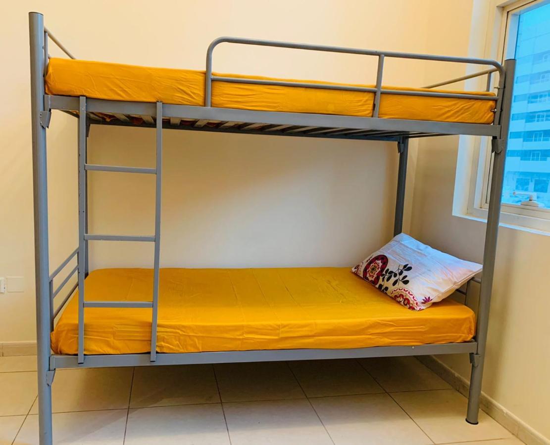 Female Only-Anaruby Backpackers- Metro Station Mashreq Vandrarhem Dubai Exteriör bild